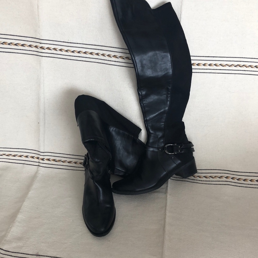 Black Marc Fisher knee high boots size 7.5